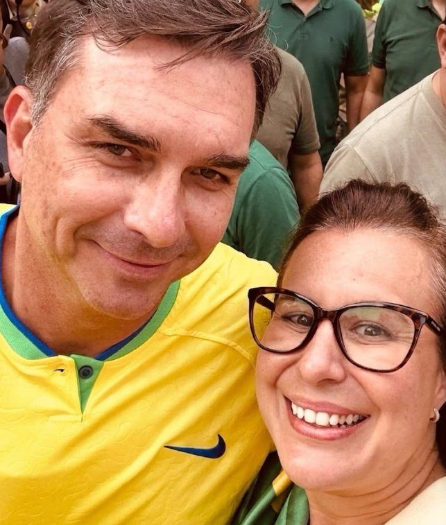 Luciana Lippi com Flávio Bolsonaro — Brasil Ativo